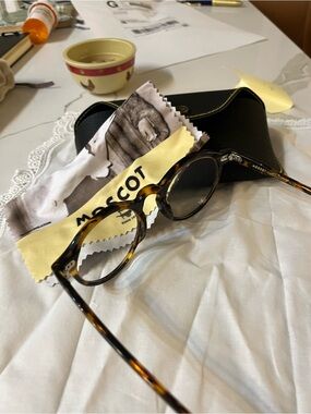 MOSCOT Tortoiseshell Round Frame Sunglasses with Gradient Lenses